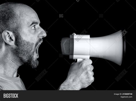 shouting definition.